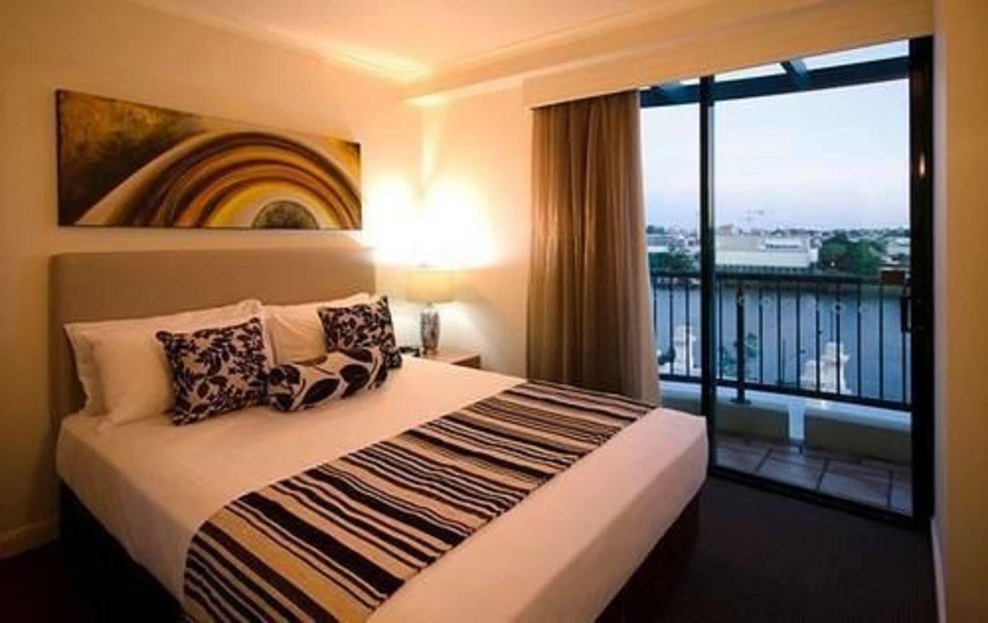Central Cosmo Apartment Hotel Brisbane Zewnętrze zdjęcie