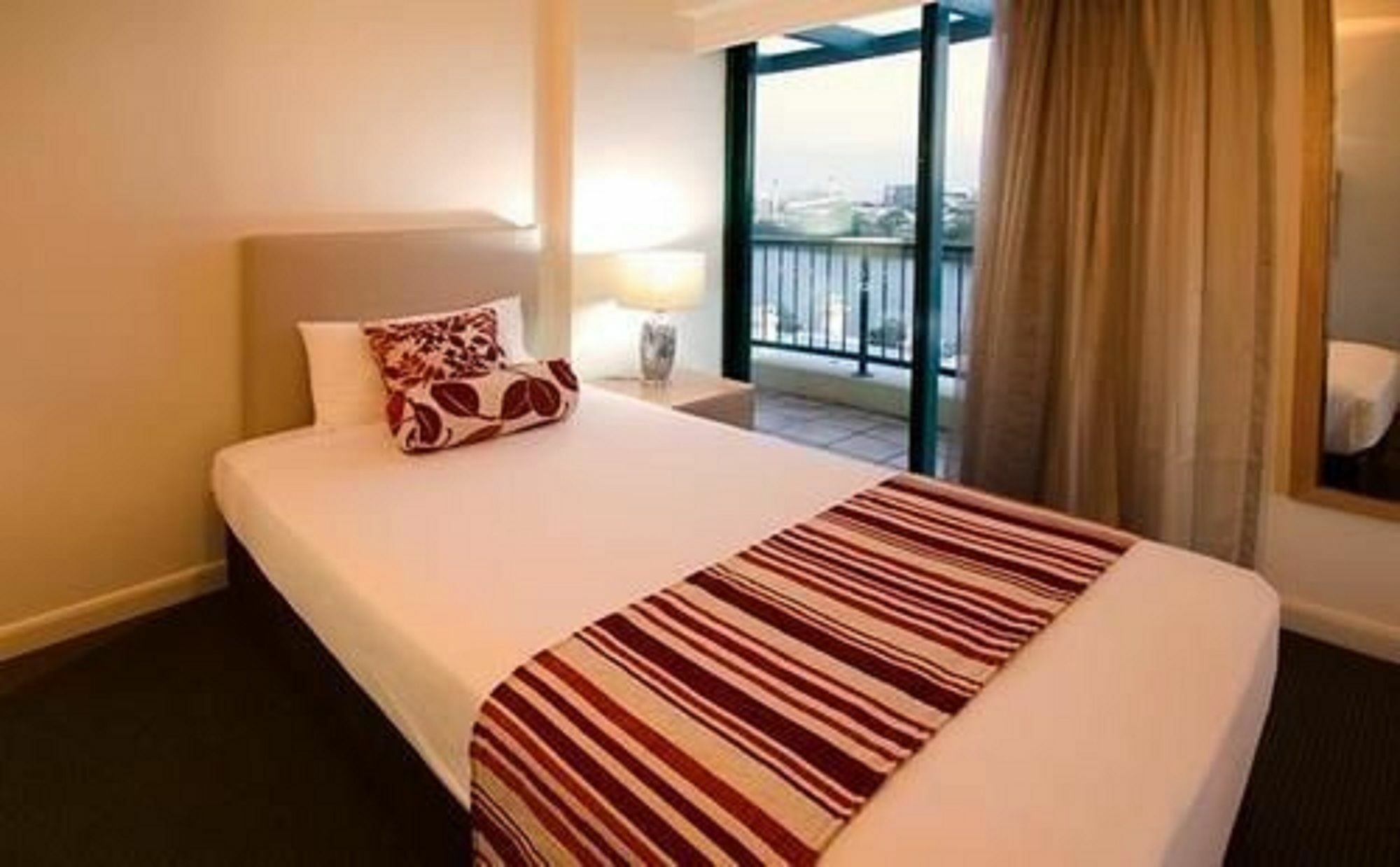 Central Cosmo Apartment Hotel Brisbane Zewnętrze zdjęcie